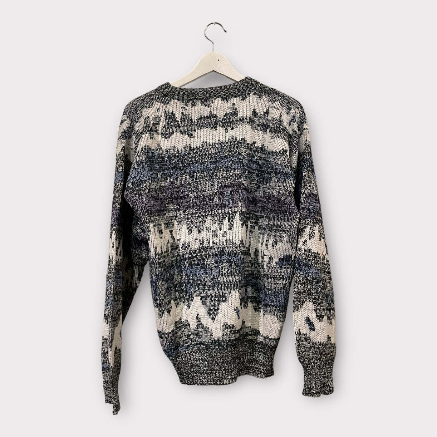 Knitted sweater with all over print