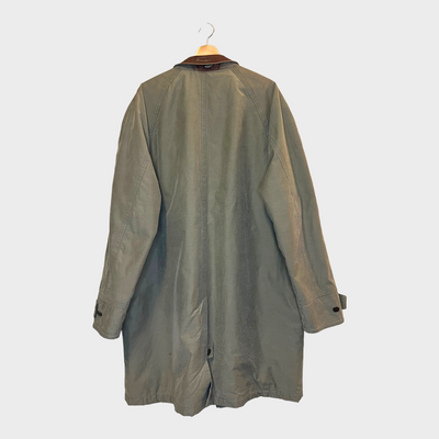 Trenchcoat in grey and green - Back