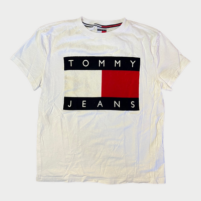 T-shirt With A Big Tommy Hilfiger Logo Front