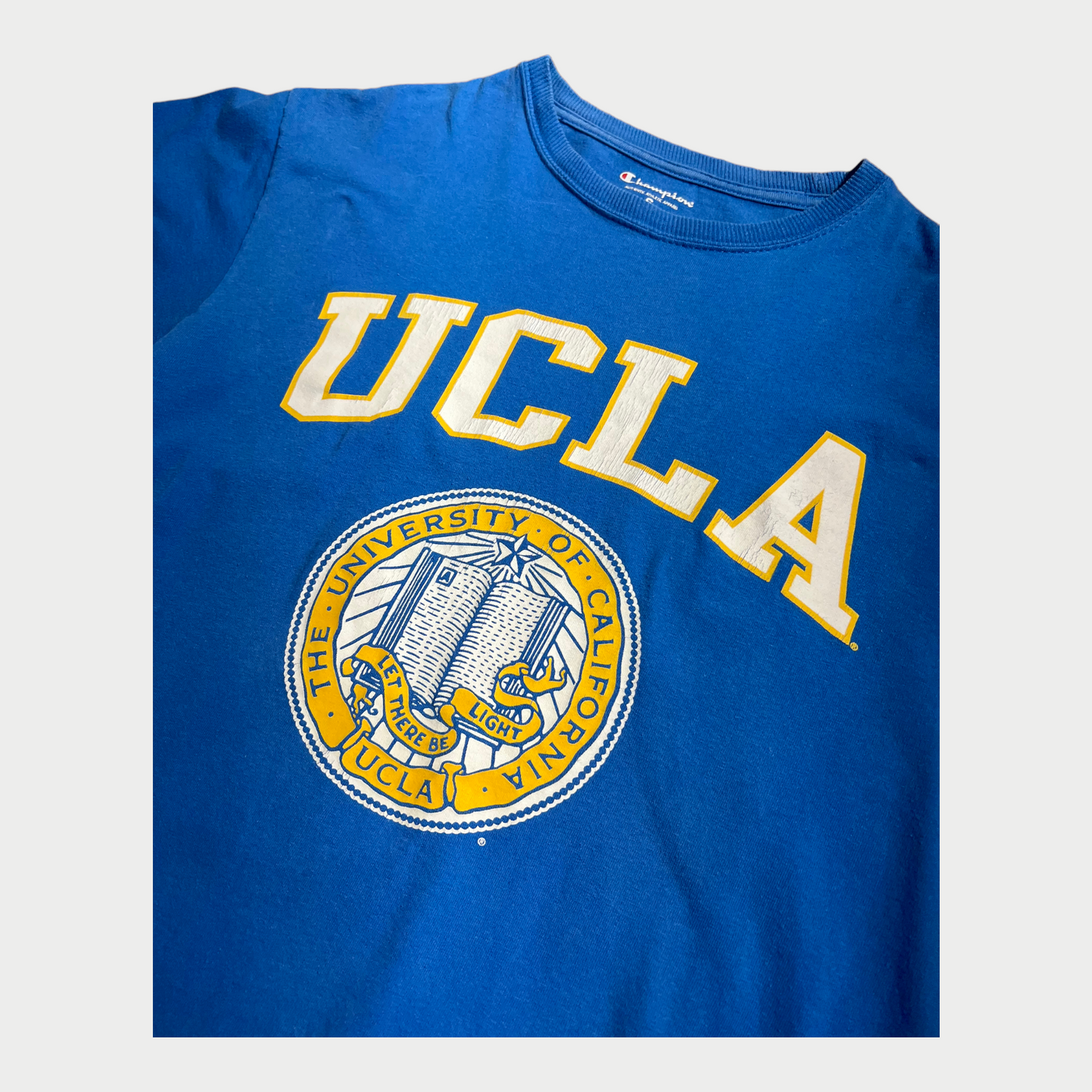 T-Shirt With UCLA  Graphic Logo Close-up
